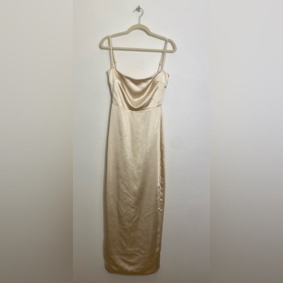 House of CB Costanza Dress Vintage Creamy Maxi Dress - Picture 4 of 10